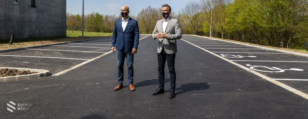 Közel 40 új parkolóhellyel bővült a Makó utca