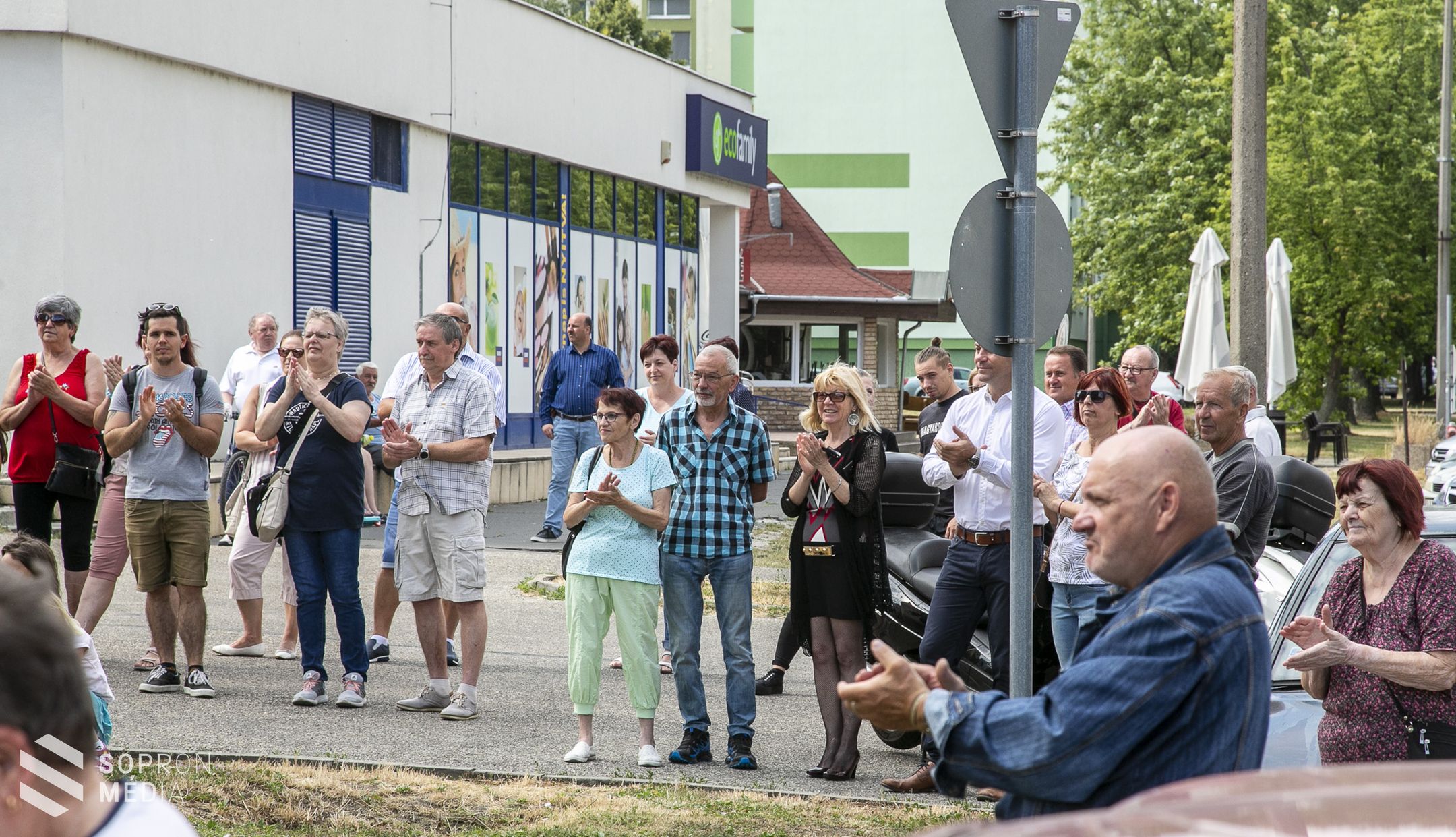 Vidám dallamok zengték be a Jerevánt