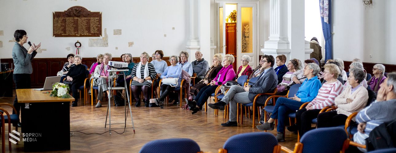 Tabu témát feszegettek ismét az Alzheimer Cafe előadásán