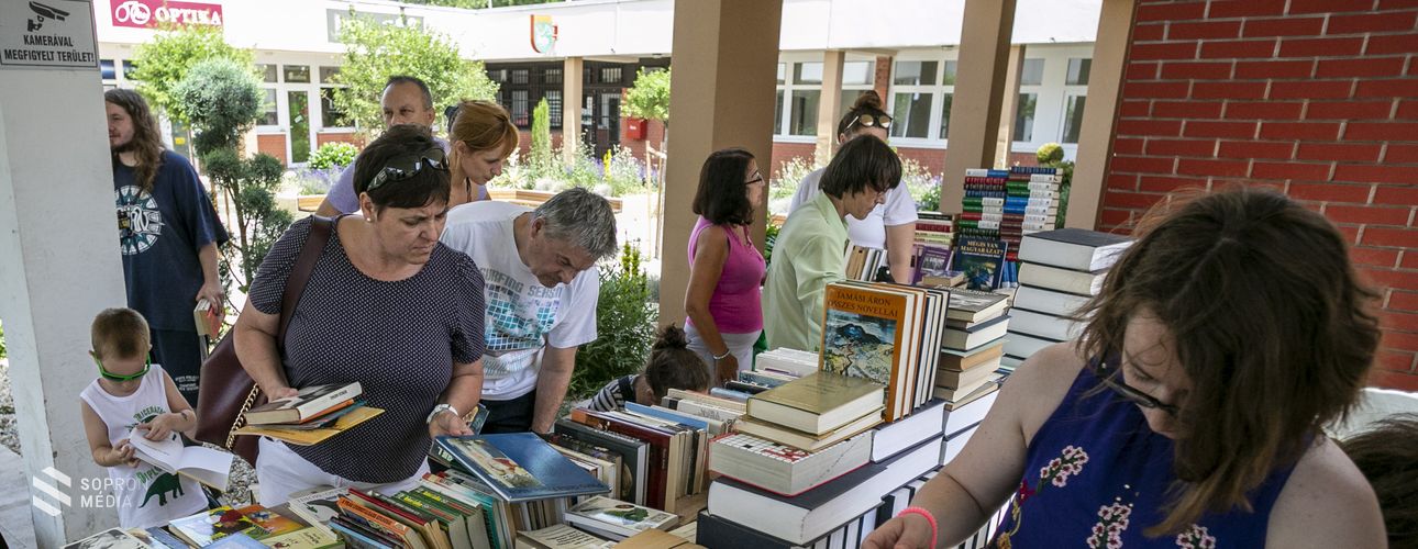 Idén először tartottak Ünnepi Könyvhetet a Jereván lakótelepen