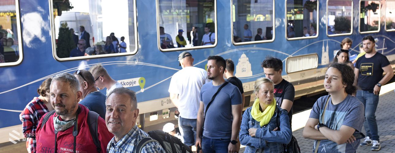 Sopronba érkezett a Európát Összekötő Expressz különvonata