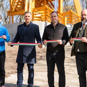 Ünnepélyes átadó keretében avatták fel az új Várhely-kilátót