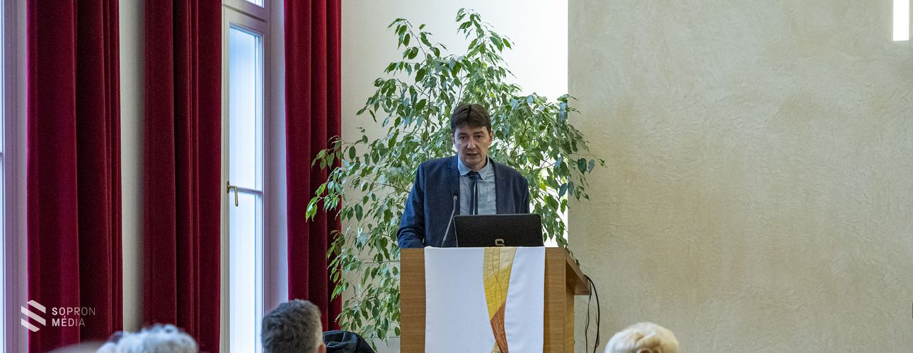 Élénk érdeklődés kísérte a Soproni Alzheimer Café előadását