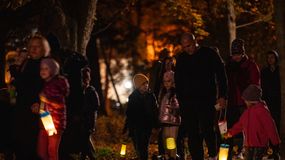 Lámpás felvonulással ünnepelték Szent Márton napját az Erzsébet-kertben