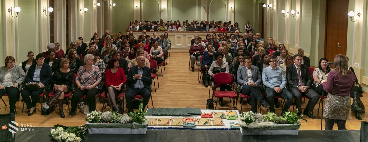 Elismerés és köszönet a Szociális Munka Napja alkalmából