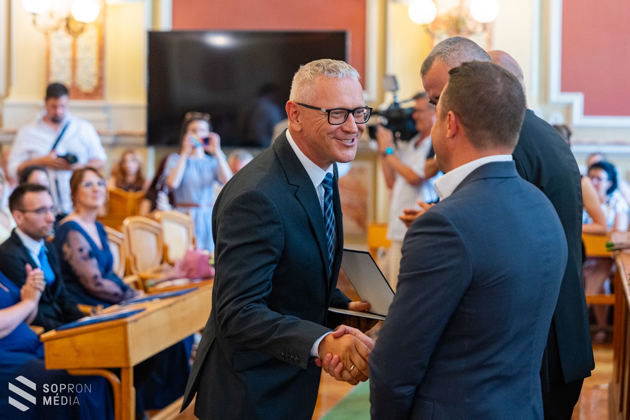 Köztisztviselők napja - kitüntetéseket adtak át a Polgármesteri Hivatalban