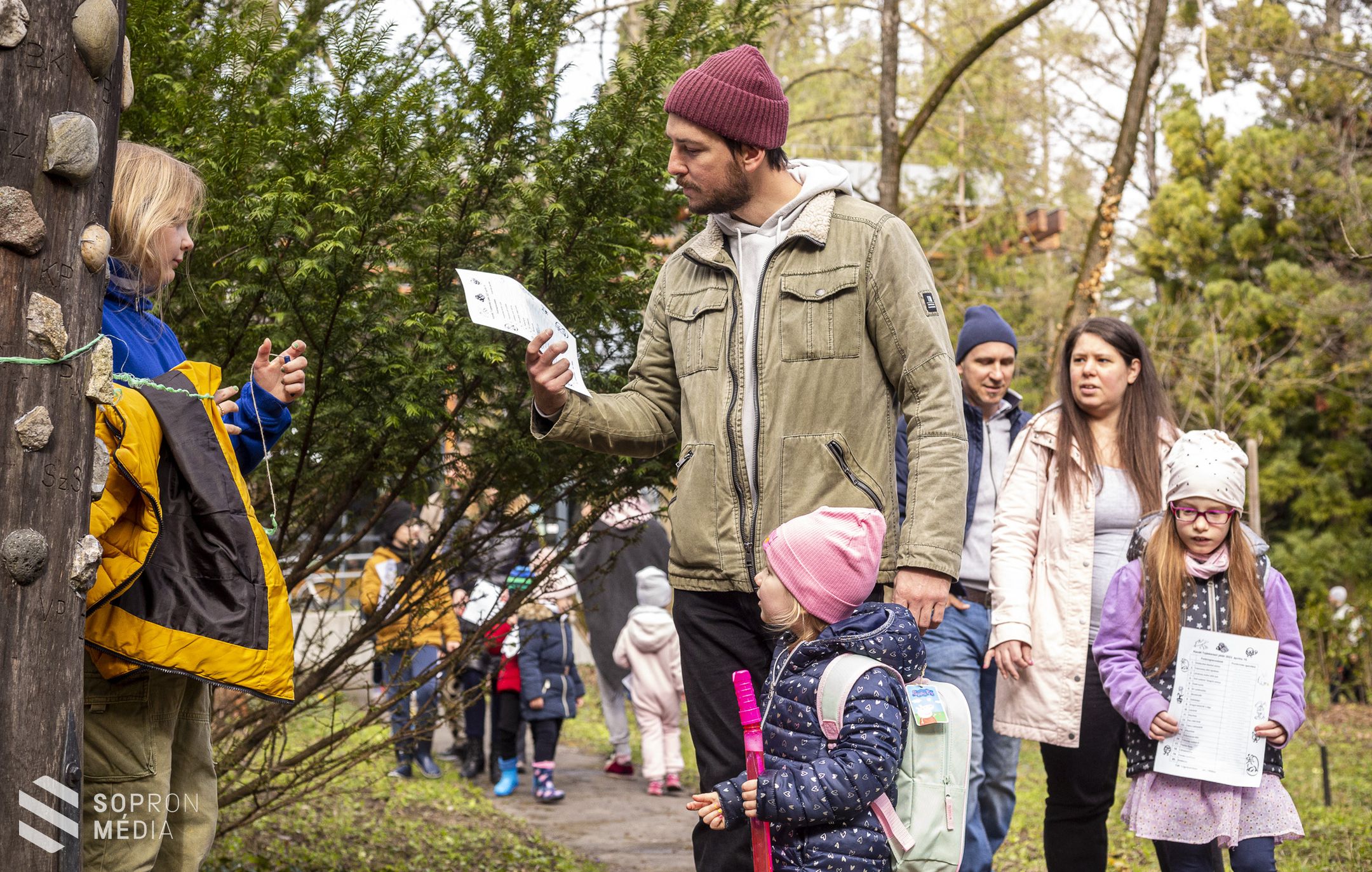 Tojáskeresés a Botanikus Kertben
