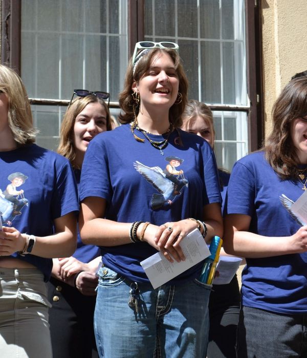 Az ima meglepetés volt, a szerenád hagyomány