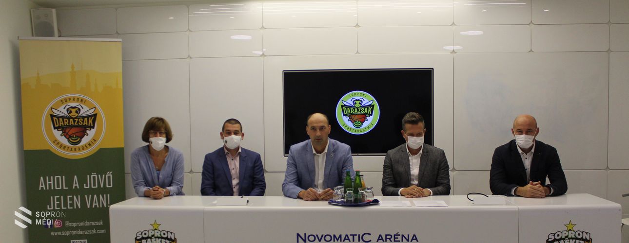 Egymást segítve dolgoznak tovább - megállapodás a Soproni Darazsak és Testnevelési Egyetem között