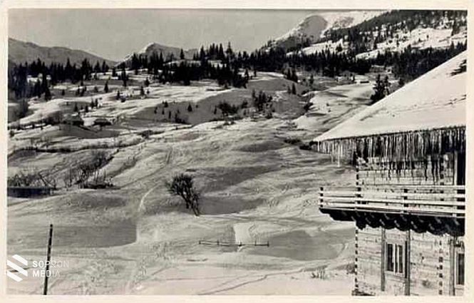 „Borsafüred (849 m) - kilátás a Bors Vezér Szállástól a sí-mezőre” - képeslap az 1940-es évekből 