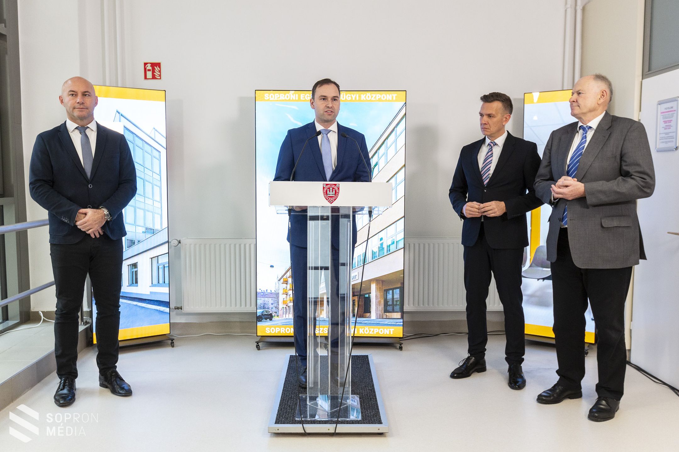 Átadták a felújított Lenkey utcai egészségházat