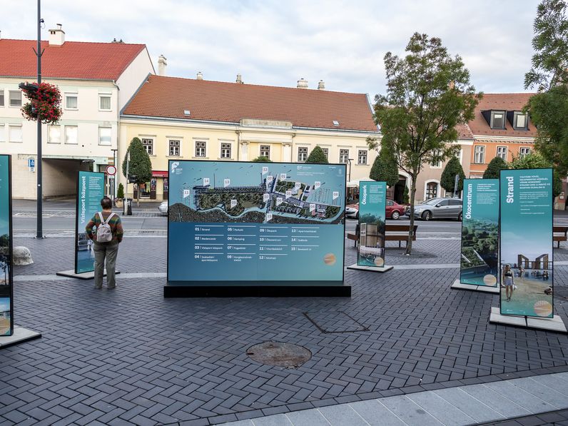 Látványos szabadtéri tárlat került ki a Várkerületre a Fertő Part fejlesztésről