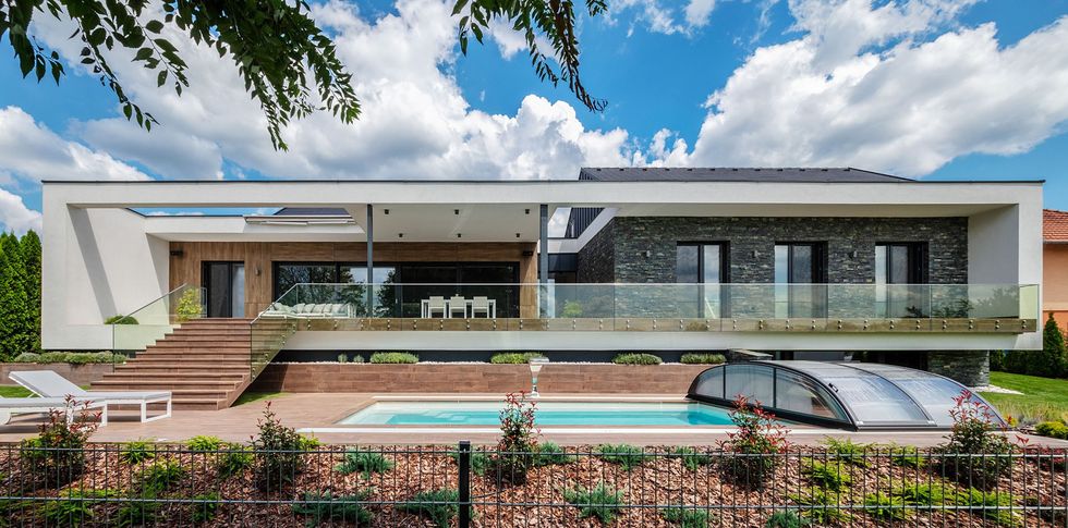 Internorm Családi ház a főút mellett