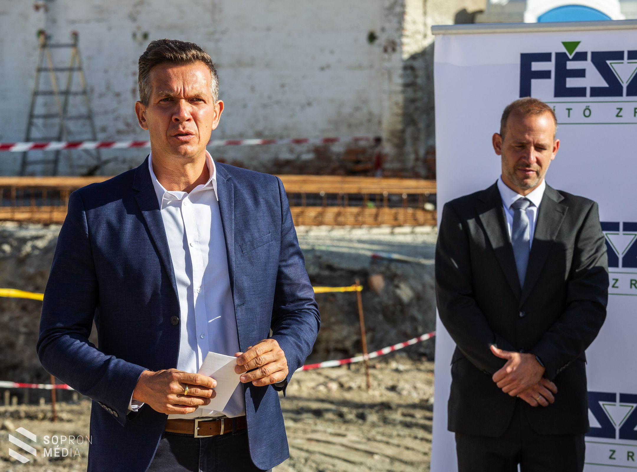 Alapkőletétel – megkezdődött a parkolóház építése az Árpád utcában