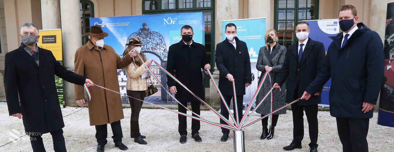 4,3 milliárd forintból szépül tovább a fertődi Esterházy - kastély