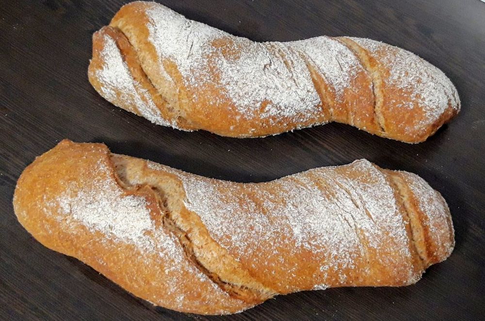 Teljes kiőrlésű gyökérkenyér