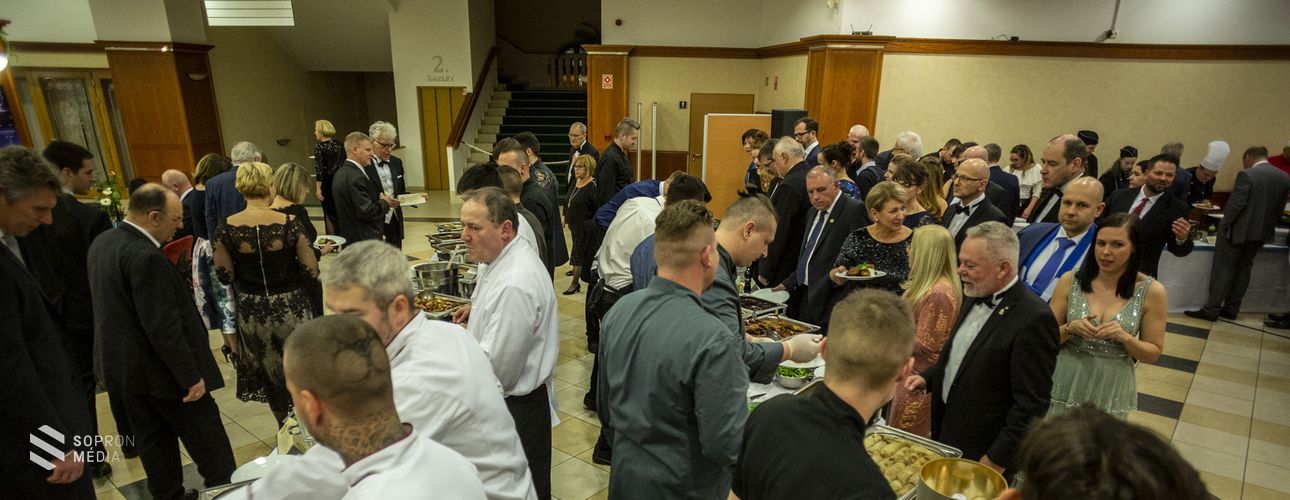 „Borkultúrával az egészségért” – Nagyszabású bált rendezett a Rotary Club Sopron