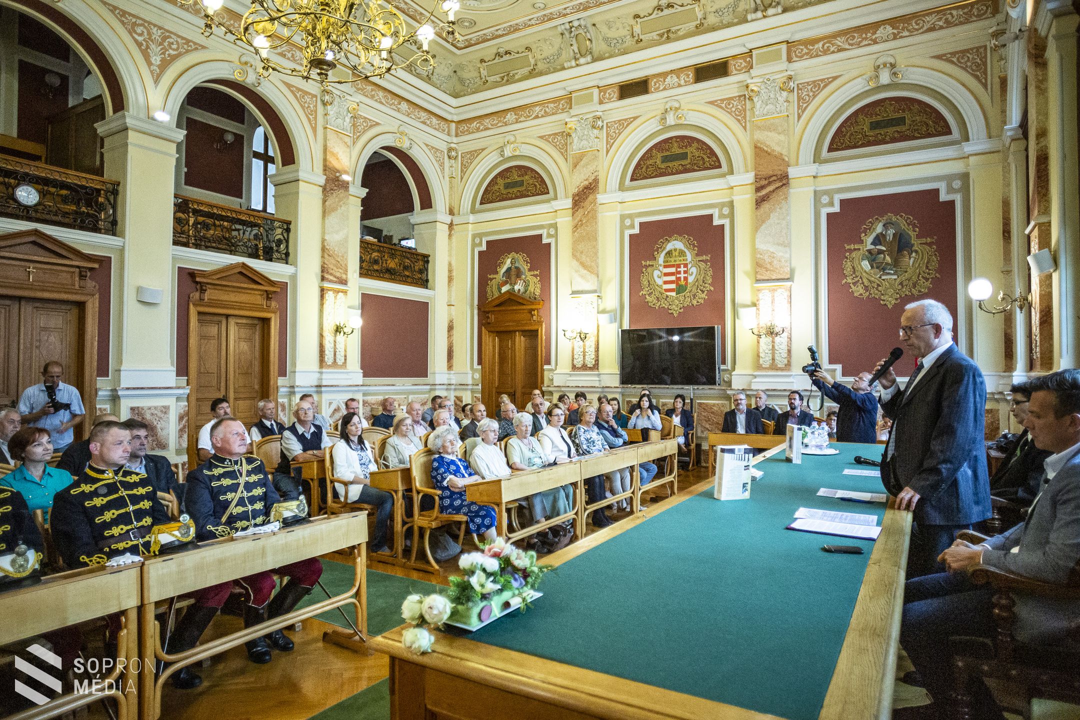 „Becsülettel a hazáért” – Bemutatták Vörös Ákos kötetét