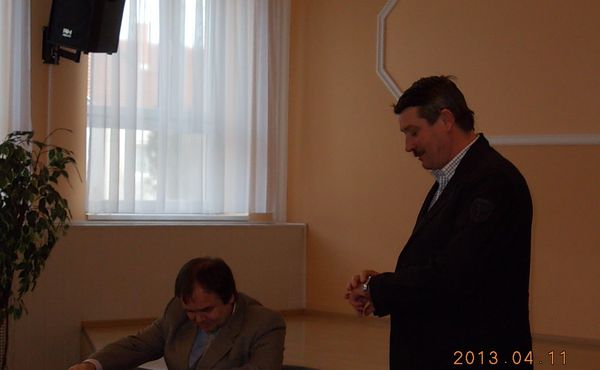 Faluházi esték 2013. április