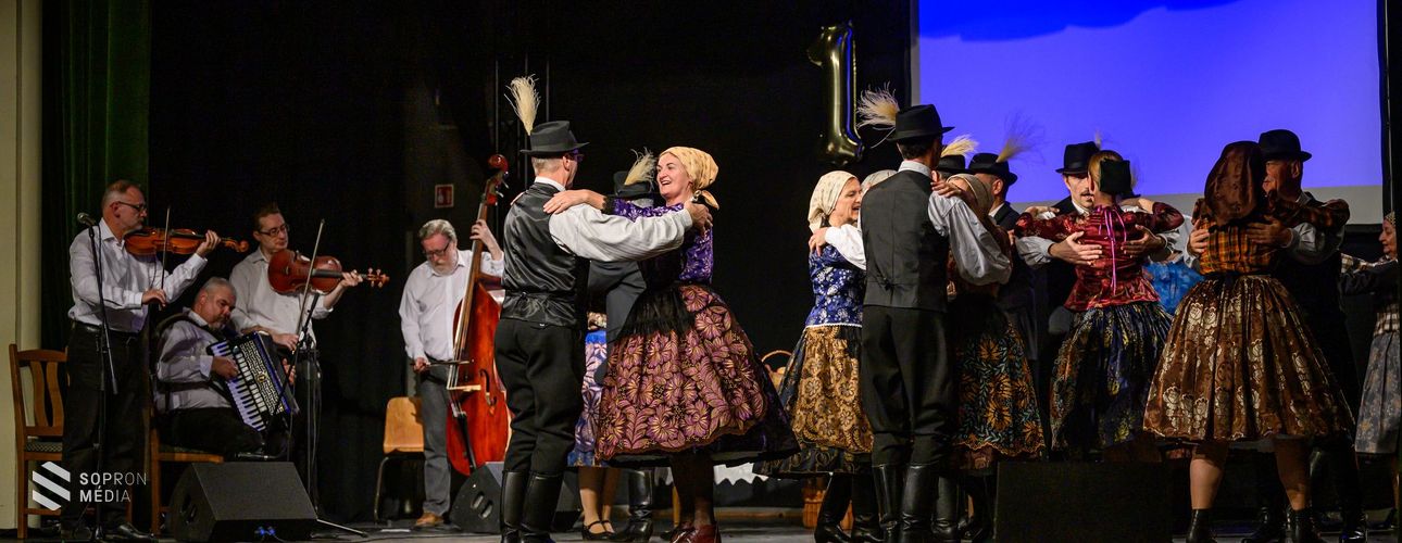 Jubileumi ünnepség és táncház a GYIK Rendezvényházban