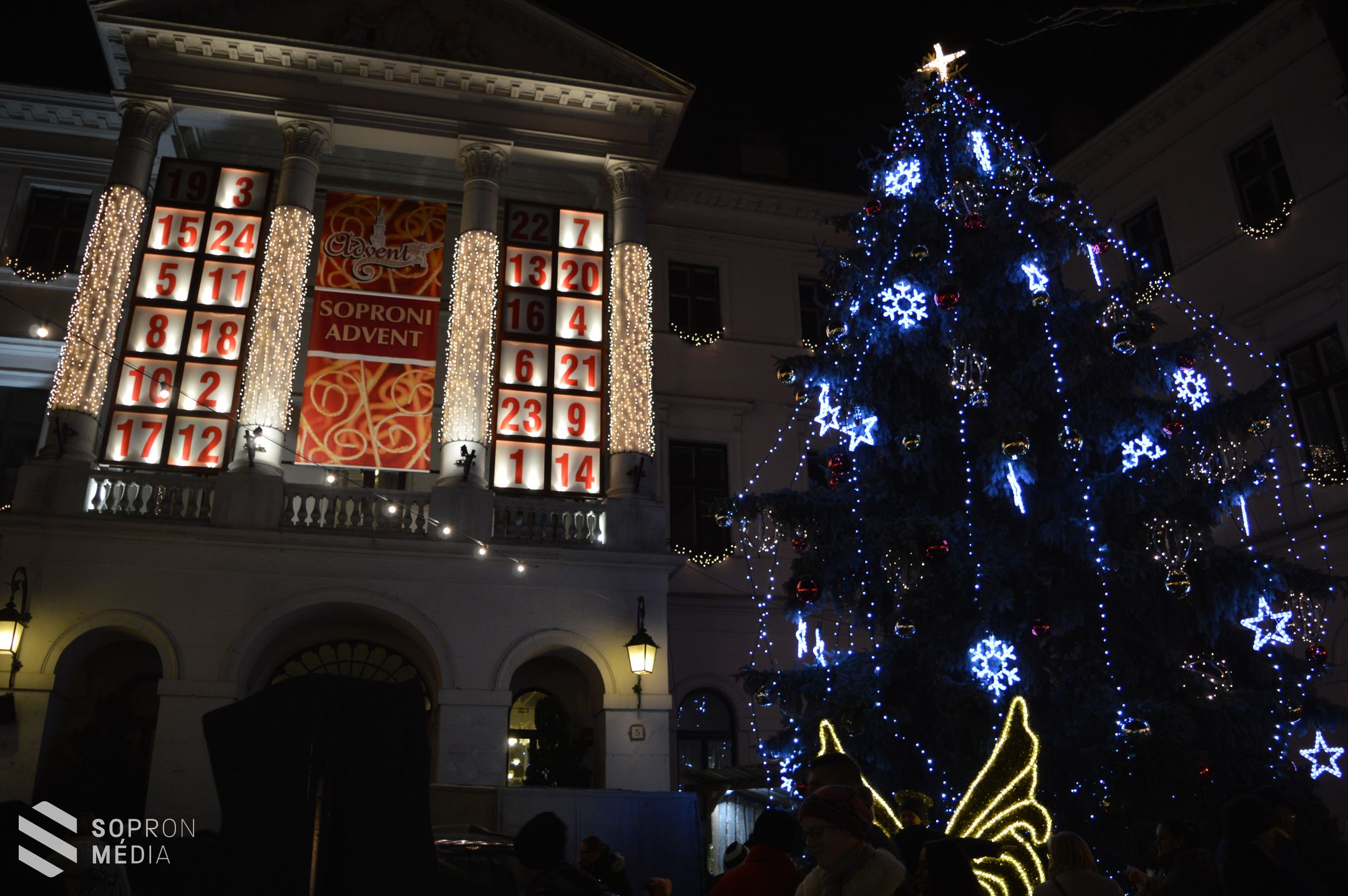 Kigyúltak a Soproni Advent fényei - galéria