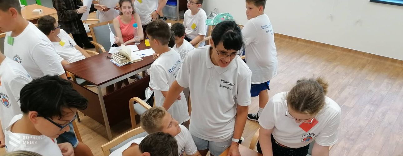 Sikeresen kiszabadították a fogságból Gordon macit a Soproni Rendőrkapitányság táborozói!