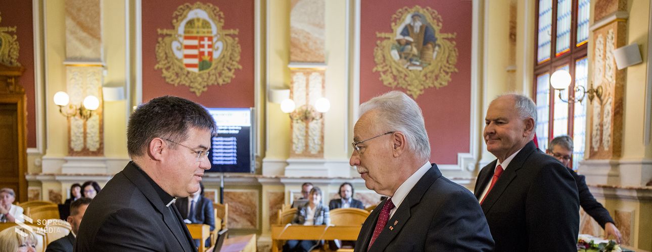 Sopronért emlékérem: elismerés a plébánosoknak