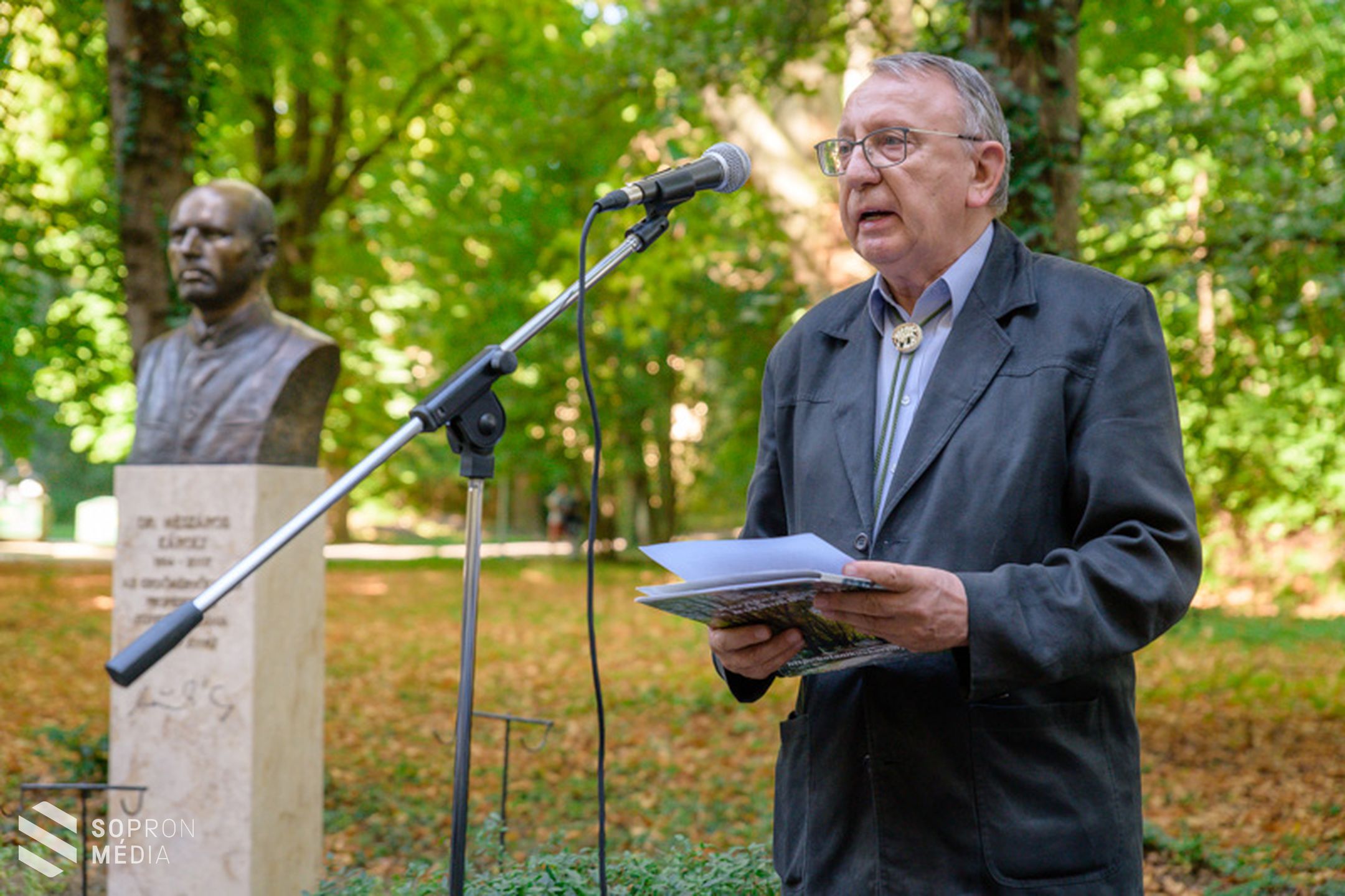Szobrot állítottak prof. dr. Mészáros Károly tiszteletére