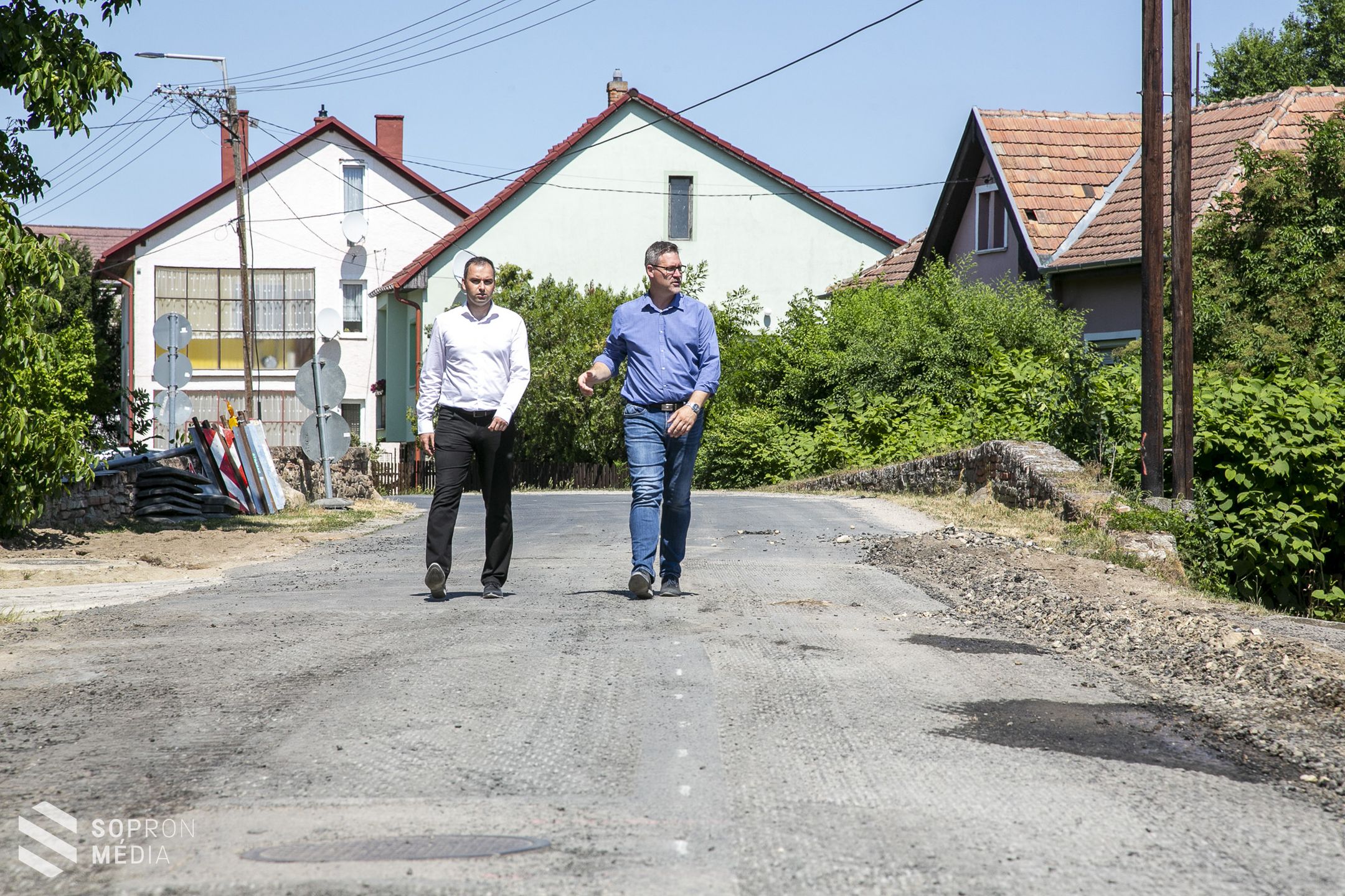 Megújult a járda Harka főutcáján