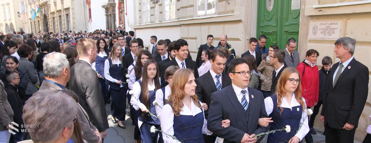A felnőttkor kapujában 
