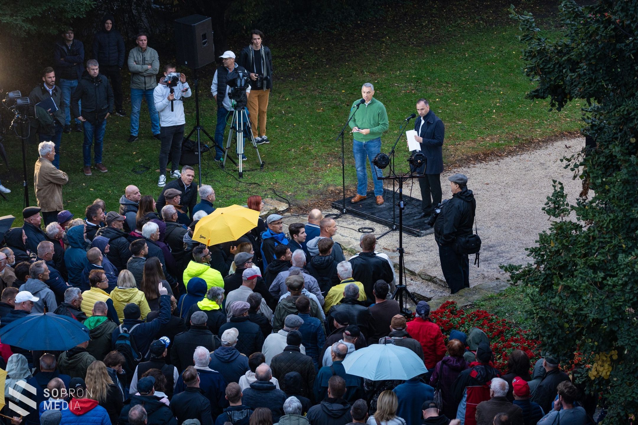 Helyi és országos ügyek is napirendre kerültek a soproni Lázárinfón