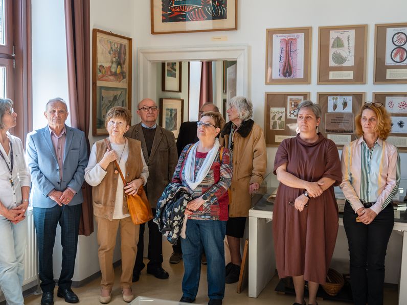 Tárlatmegnyitó a Széchenyi-gimnáziumban