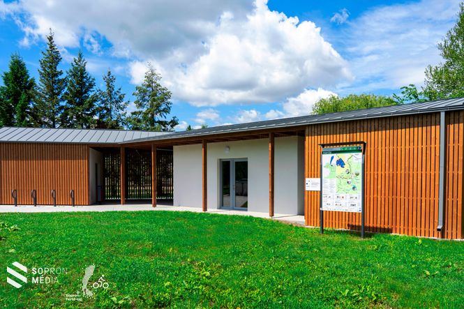 Kerékpáros pihenőhely – Csillagtúra központ - Fertőd