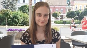 Marika rajong a kémiáért