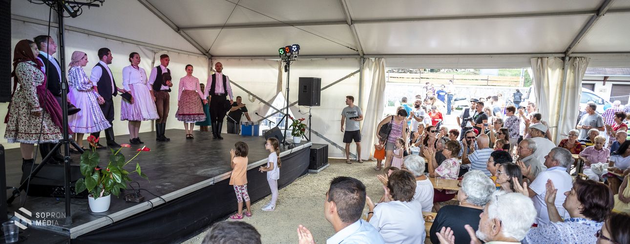 Színes kavalkáddal búcsúztatták a nyarat a Lőverekben