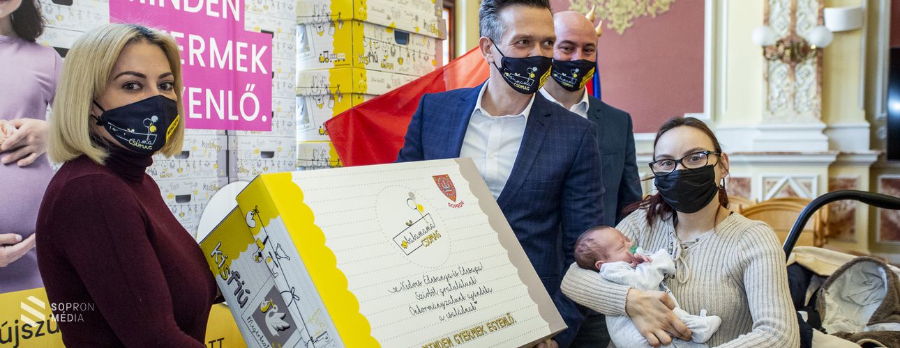 Baba-mama kelengyecsomagokkal segítik az egyedülálló szülőket Sopronban