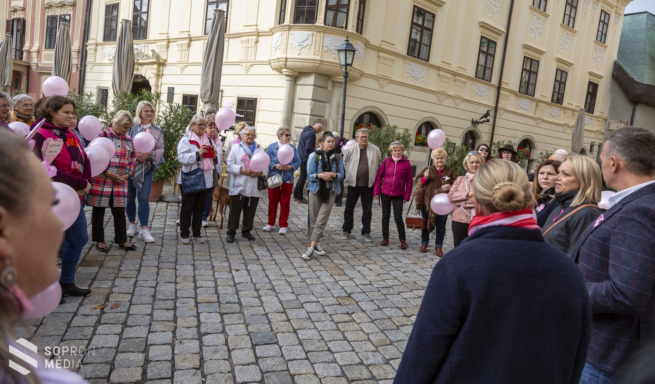 Pink Séta a mellrák elleni küzdelem jegyében