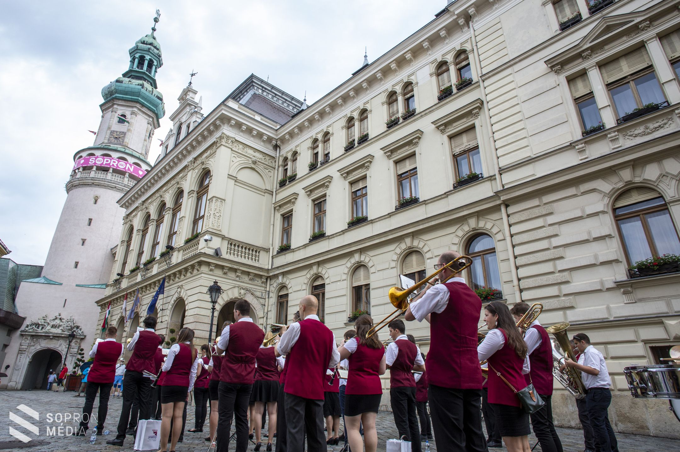 Fúvószene töltötte be Sopron utcáit