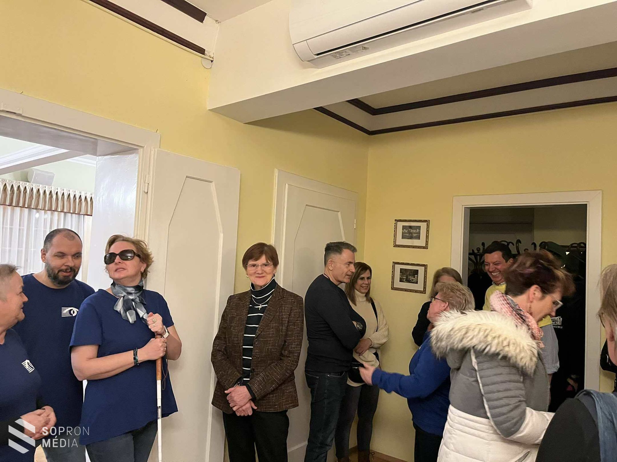 Vak vacsorát tartott a Soproni Vakok és Gyengénlátók csoportjával a Lions Club