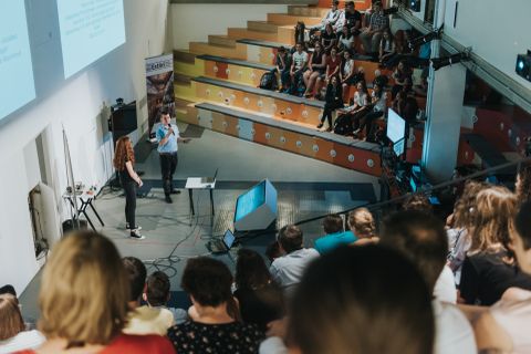ESTÖRI FESZTTEL ünnepelték meg az elmúlt két sikeres versenyévadot