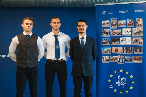 A VIII. Estöri középdöntője