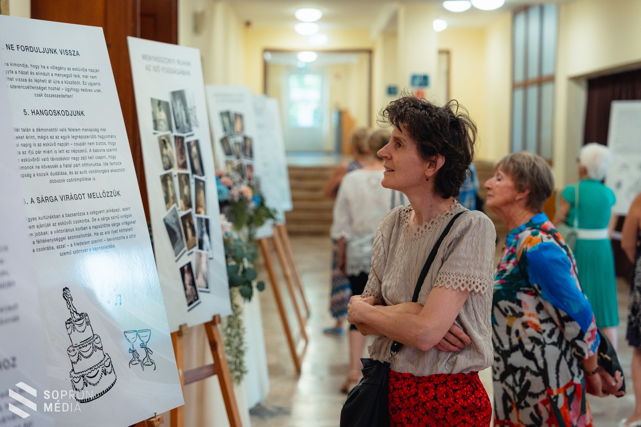 Száz év esküvői divatja elevenedik meg a GYIK-ban