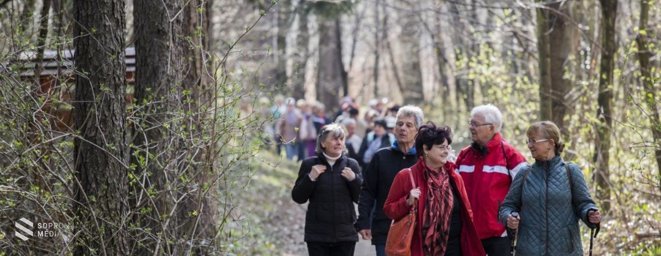 Még karácsony előtt megkaphatják a nyugdíjprémiumot az idősek