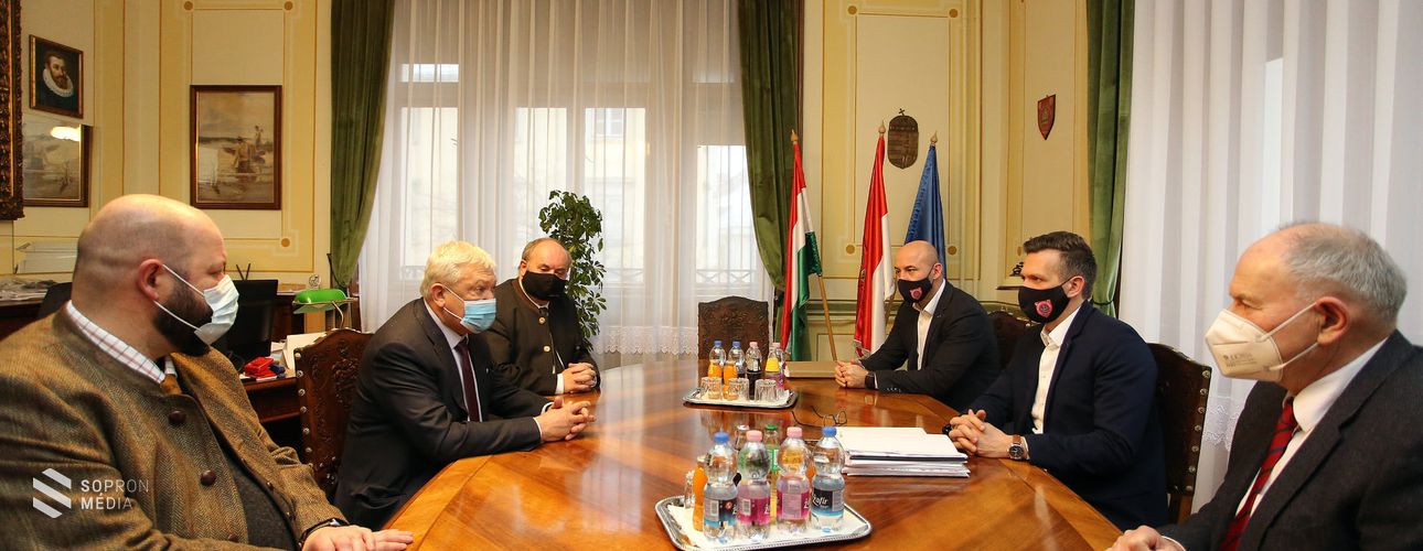 Az önkormányzat és az egyetem együttműködéséről egyeztettek