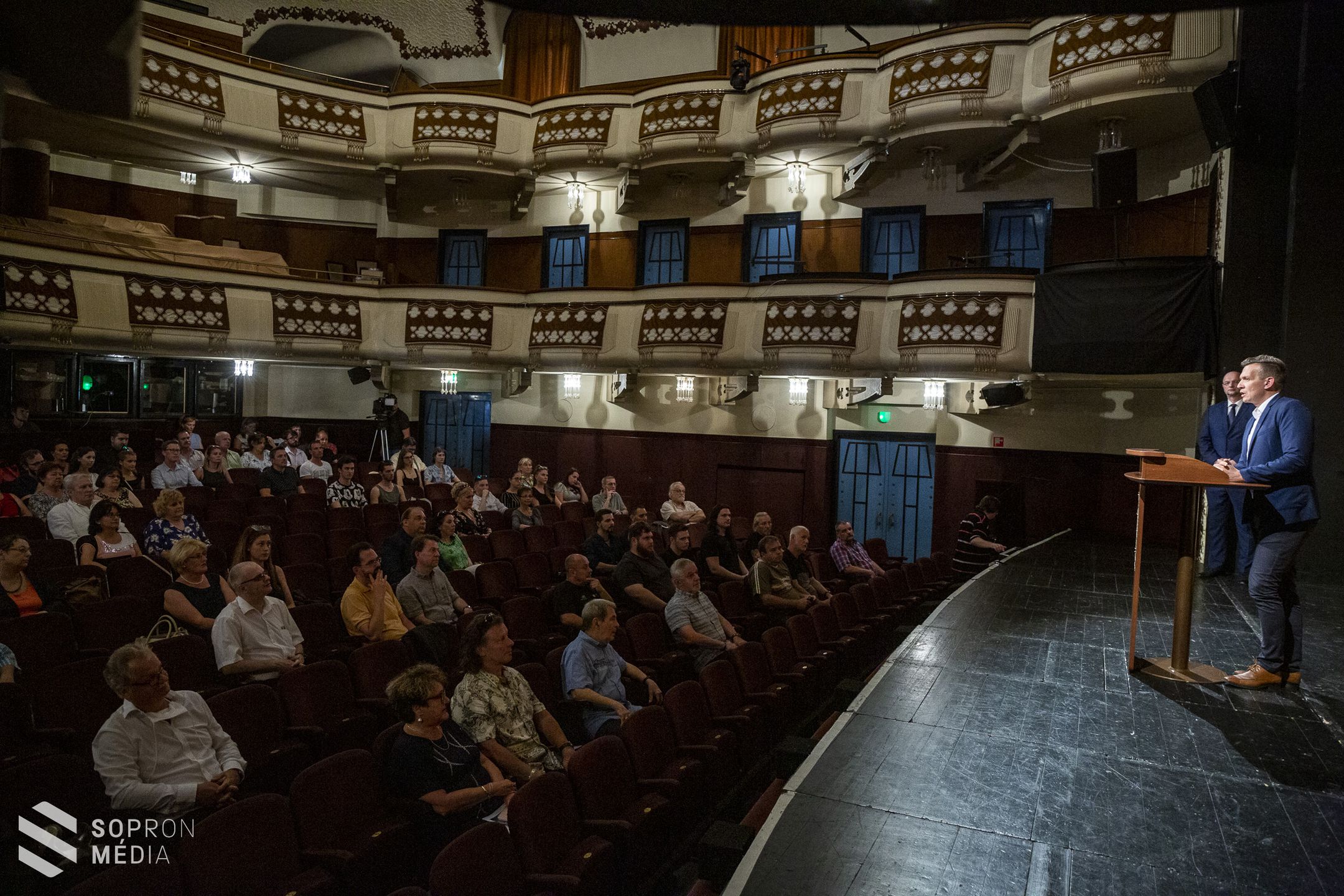 Évadzáró és évadnyitó összevont társulati ülést tartottak a soproni színházban
