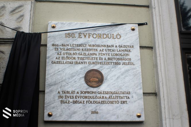 Az emléktábla