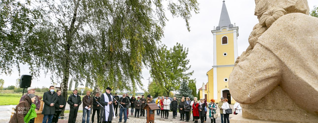 Megújult a községháza és Szent Imre-szobrot is avattak Ebergőcön