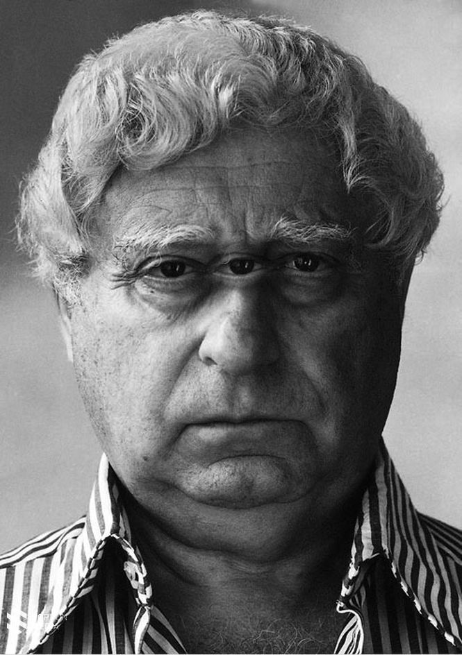 Tóth József felvétele Gink Károlyról. 'Alkalmaztam viszont trükköt Gink esetében, mert ő olyan. Machinálta a képeit. Ezen sem gondolkoztam két percig sem, annyira nyilvánvaló volt nekem.'