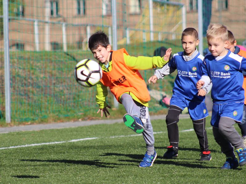 A legkisebbek vették birtokba a focipályát (galéria)