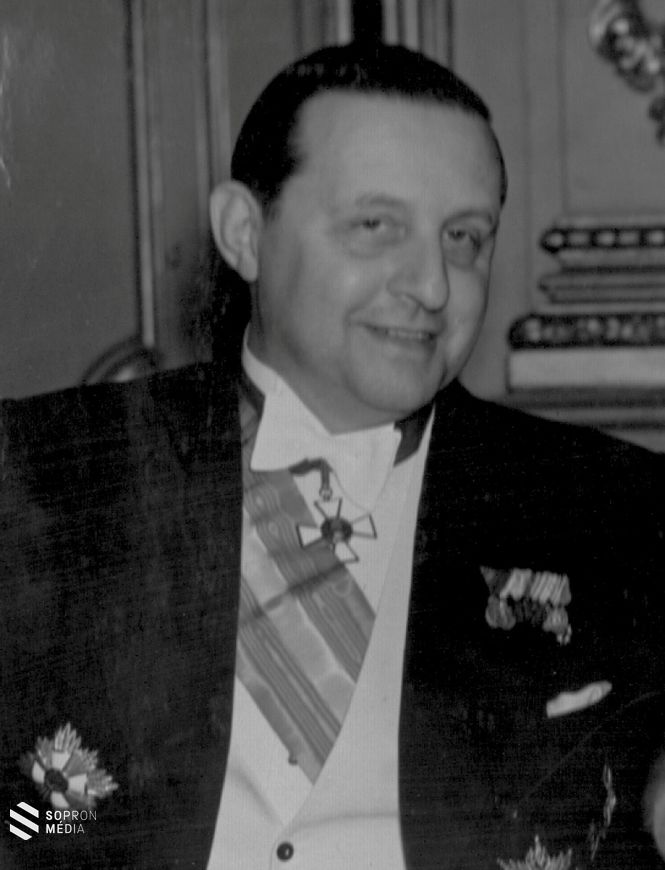 Dr. Antal Ullein-Reviczky 1944. március 15-én. Stockholm Grand Hotel. 